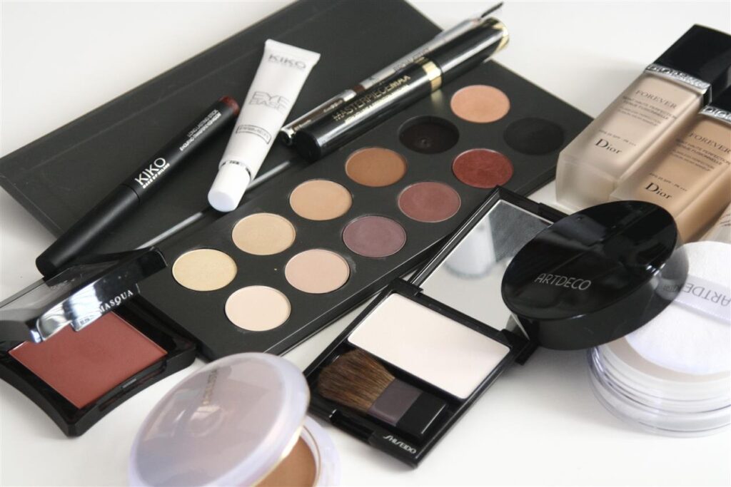In an era where convenience and variety define consumer choices, LOOKFANTASTIC has emerged as one of the world’s leading online beauty retailers. Known for its extensive product range, global reach, and customer-focused approach, the brand has transformed how people shop for beauty products.